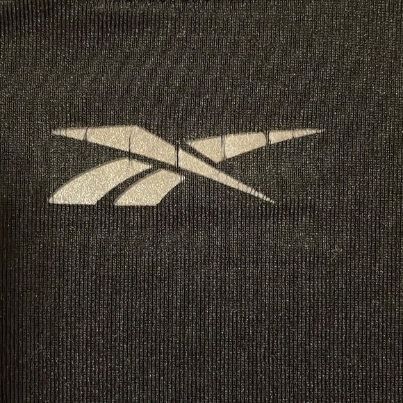 Reebok Women's Shirt Medium Black PLAY DRY Workout Stretch Spandex Fitted - Picture 6 of 13